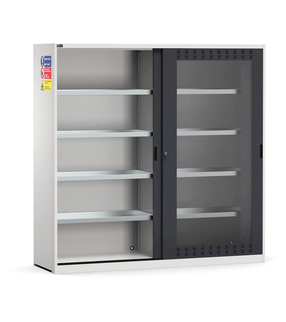  - Schuifdeurkast 2040x600x2000mmH (54+54x27Eh) met polycarbonaat deuren en opvangbakken voor vloeistof
